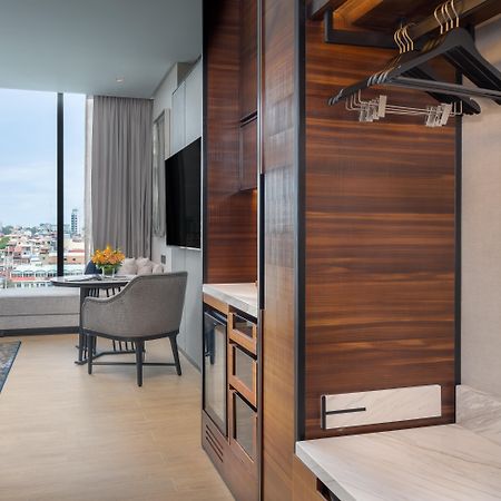 Hyatt Regency Phnom Penh Hotell Exteriör bild