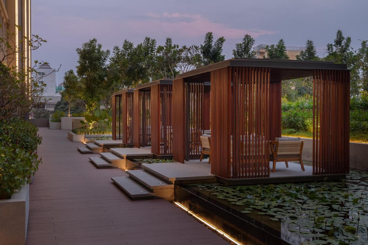 Hyatt Regency Phnom Penh Hotell Exteriör bild