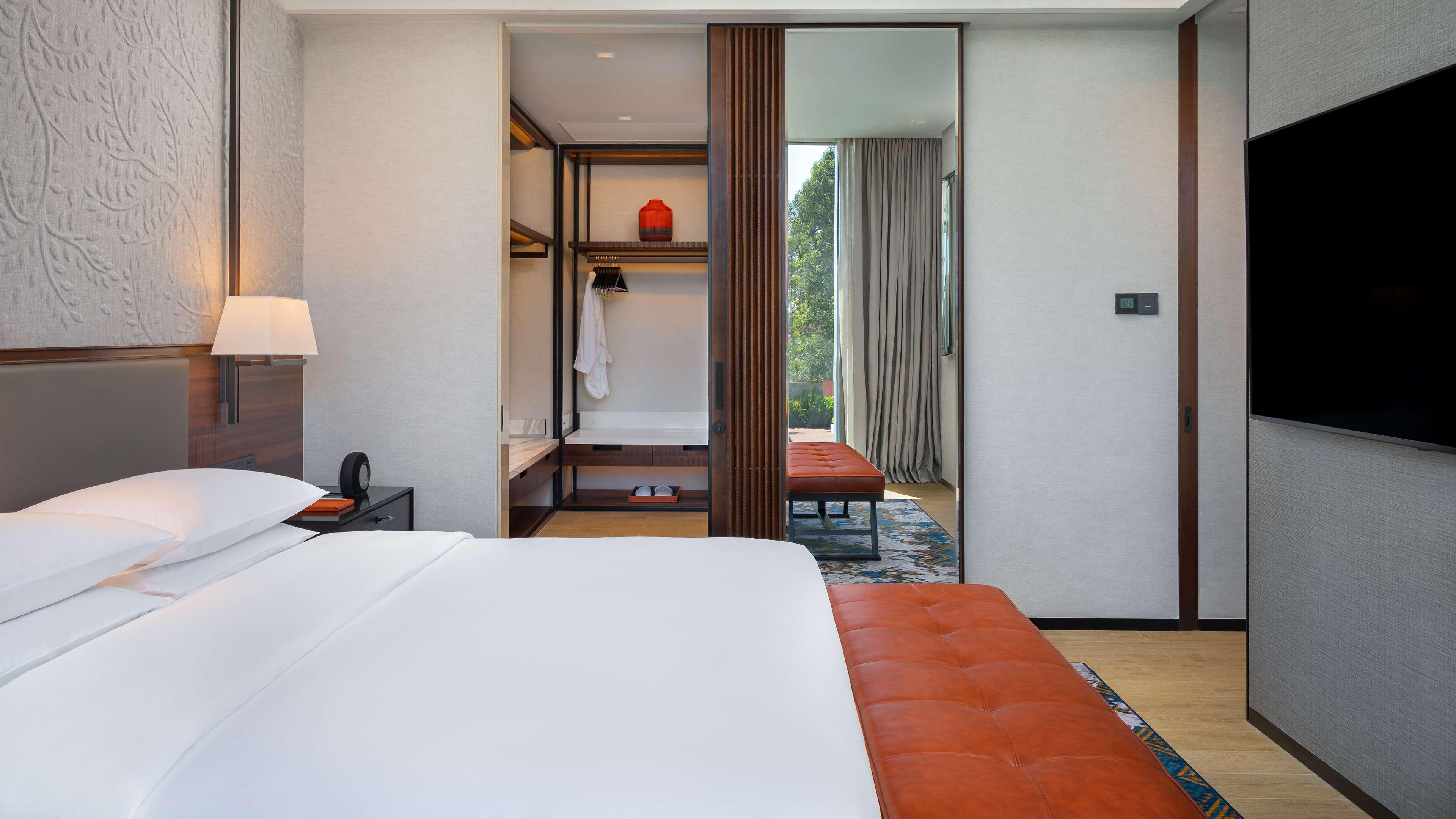 Hyatt Regency Phnom Penh Hotell Exteriör bild