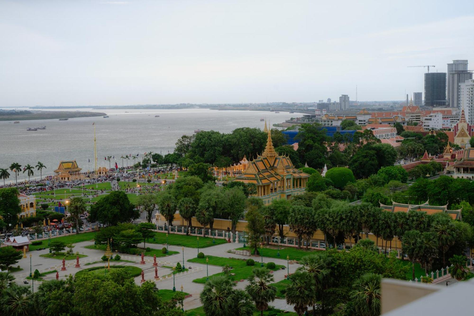 Hyatt Regency Phnom Penh Hotell Exteriör bild